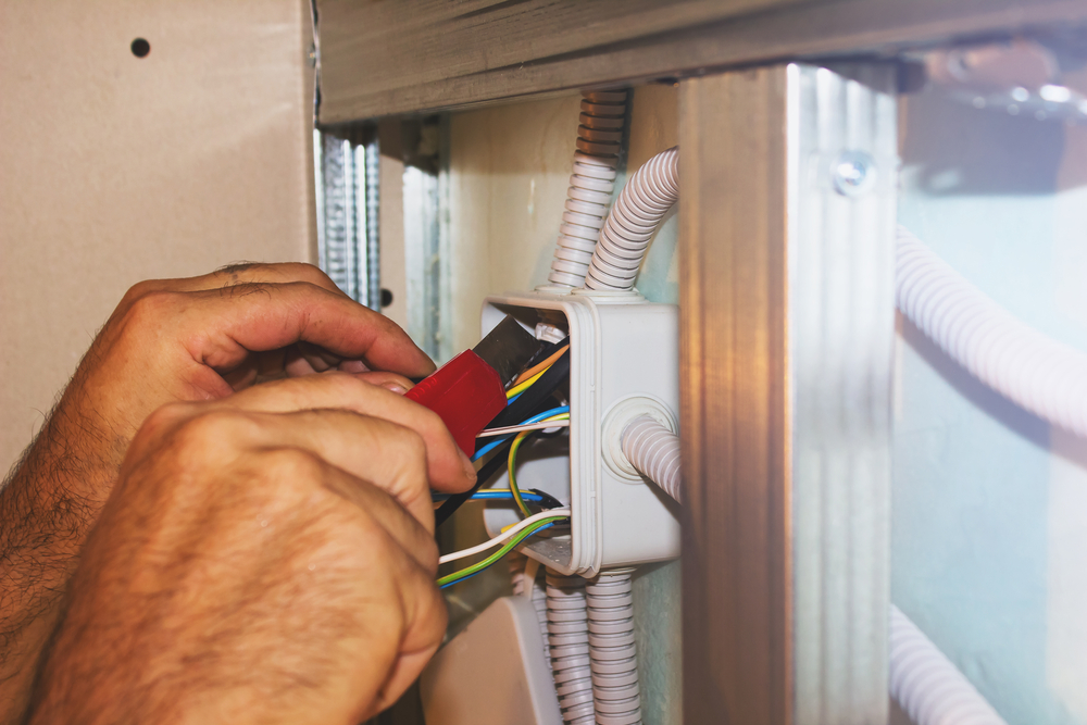 Elektryka w Domu: Innowacyjne Rozwiązania Zapewniające Bezpieczeństwo, Energooszczędność i Convenience w Codziennym Życiu Mieszkańców Współczesnych Domów.